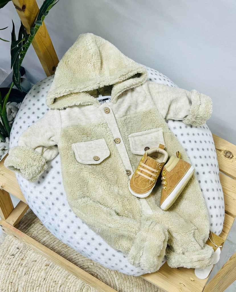 أحذية وملحقات